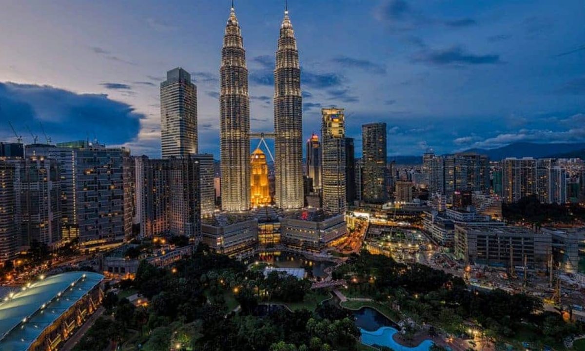 YZ 057 Large Kuala Lampur Petronas Tower